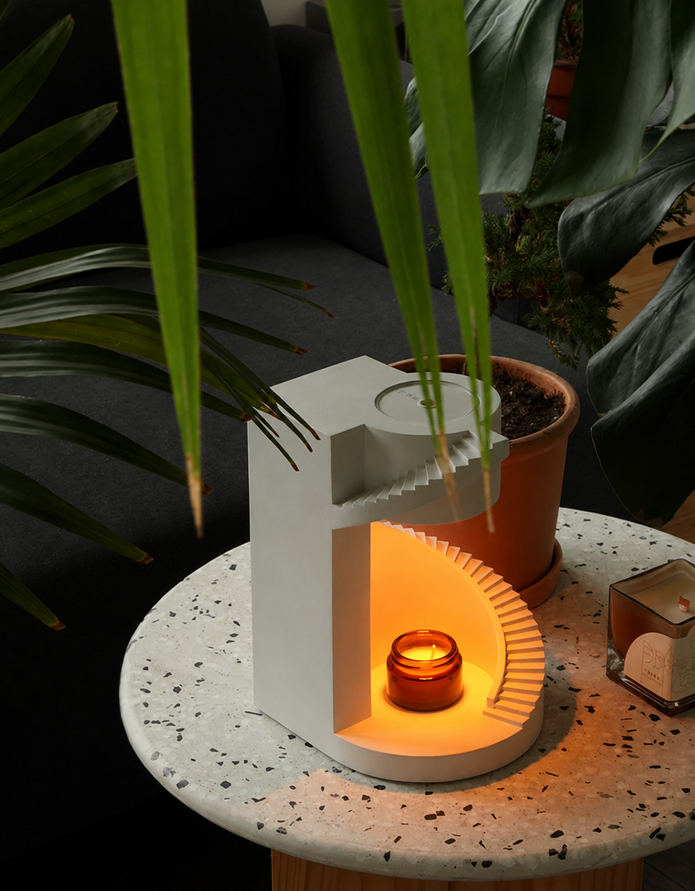 Spiral Staircase Wax Melt Lamp – Concrete Aromatherapy Night Light for Bedroom & Cozy Home Decor