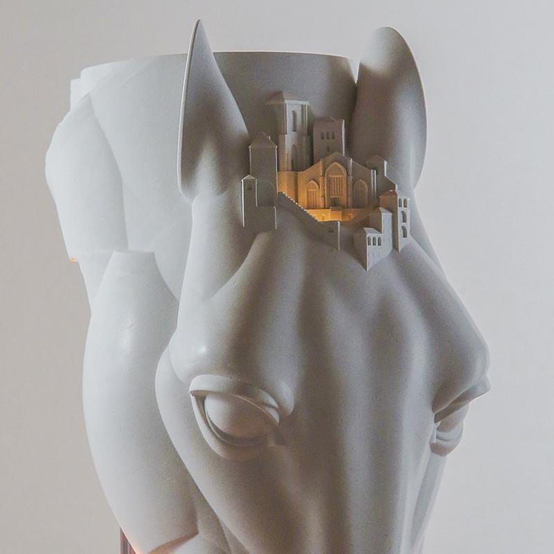 White Horse Wax Melt Lamp – Sculptural Flameless Aromatherapy Night Light for Elegant Home Decor